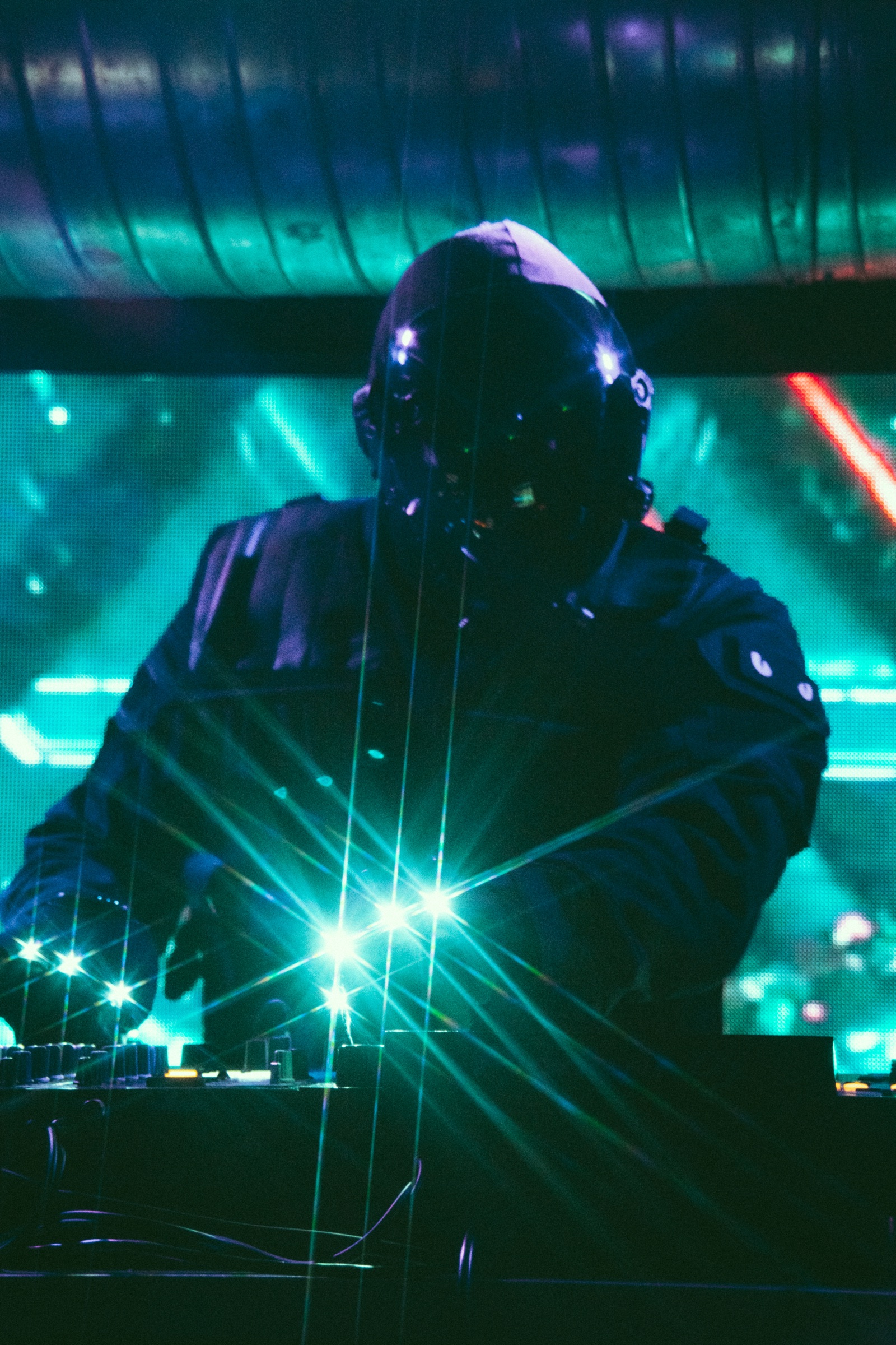 VENØM durante APOLLO 11 en Hangar 48 — fotografía 9 de Sainthood666x